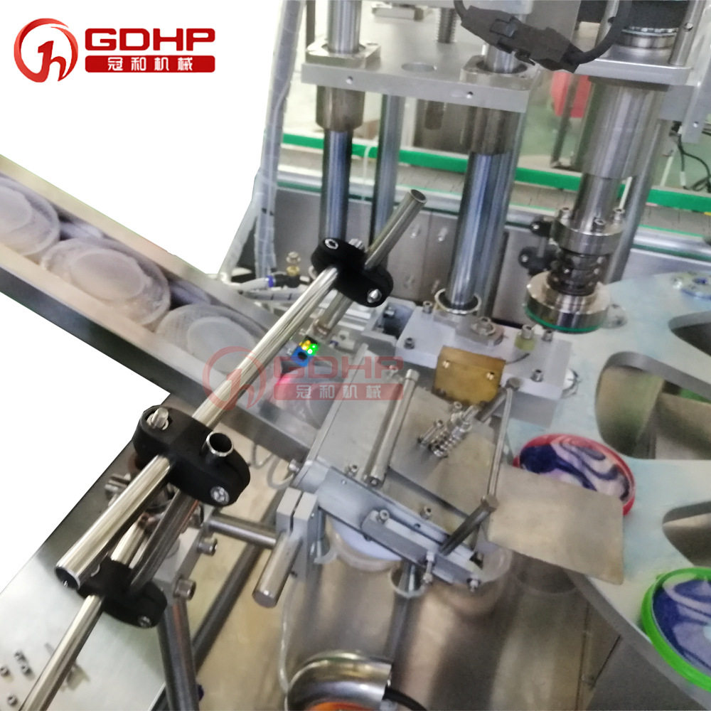 402單顏料灌裝旋蓋一體機-9