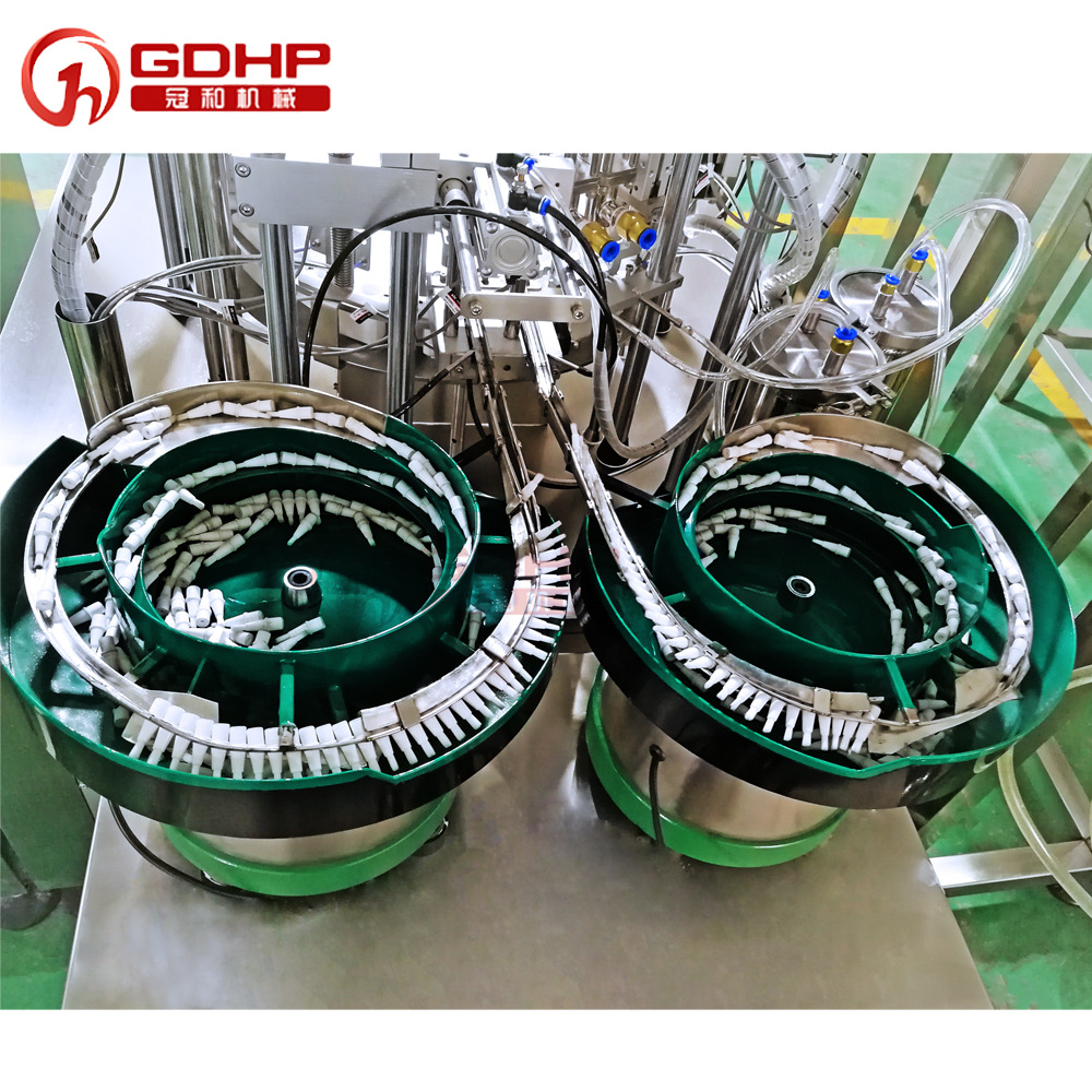 美牙筆雙工位灌裝旋蓋一體機-3