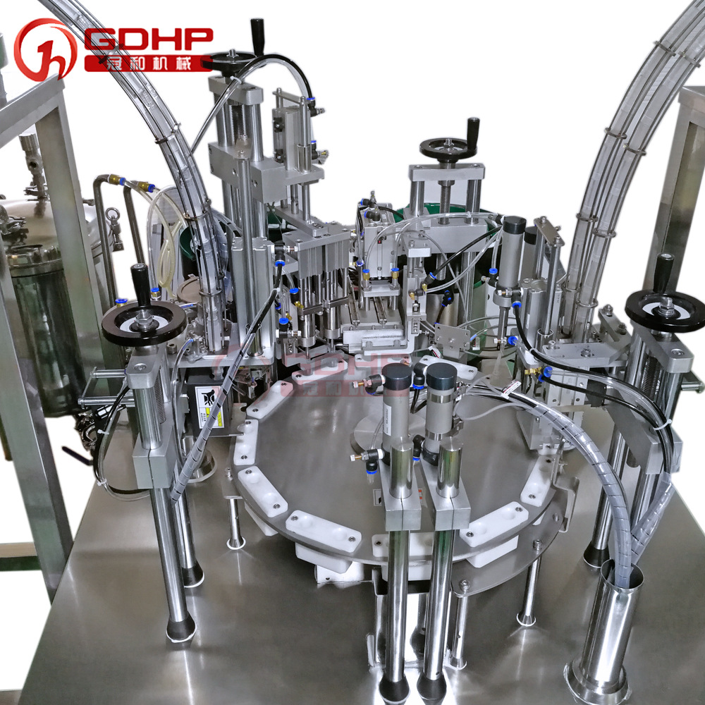 美牙筆雙工位灌裝旋蓋一體機-6