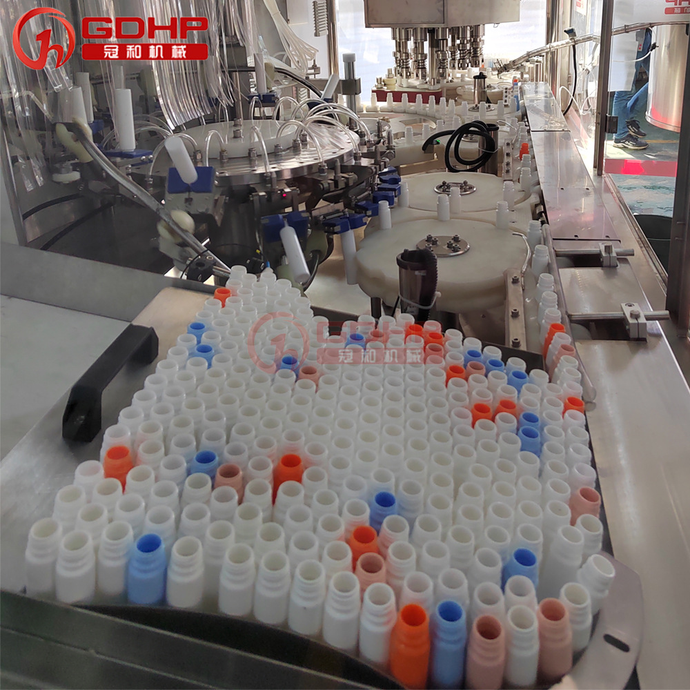 口服液高速灌裝旋蓋生產線-18